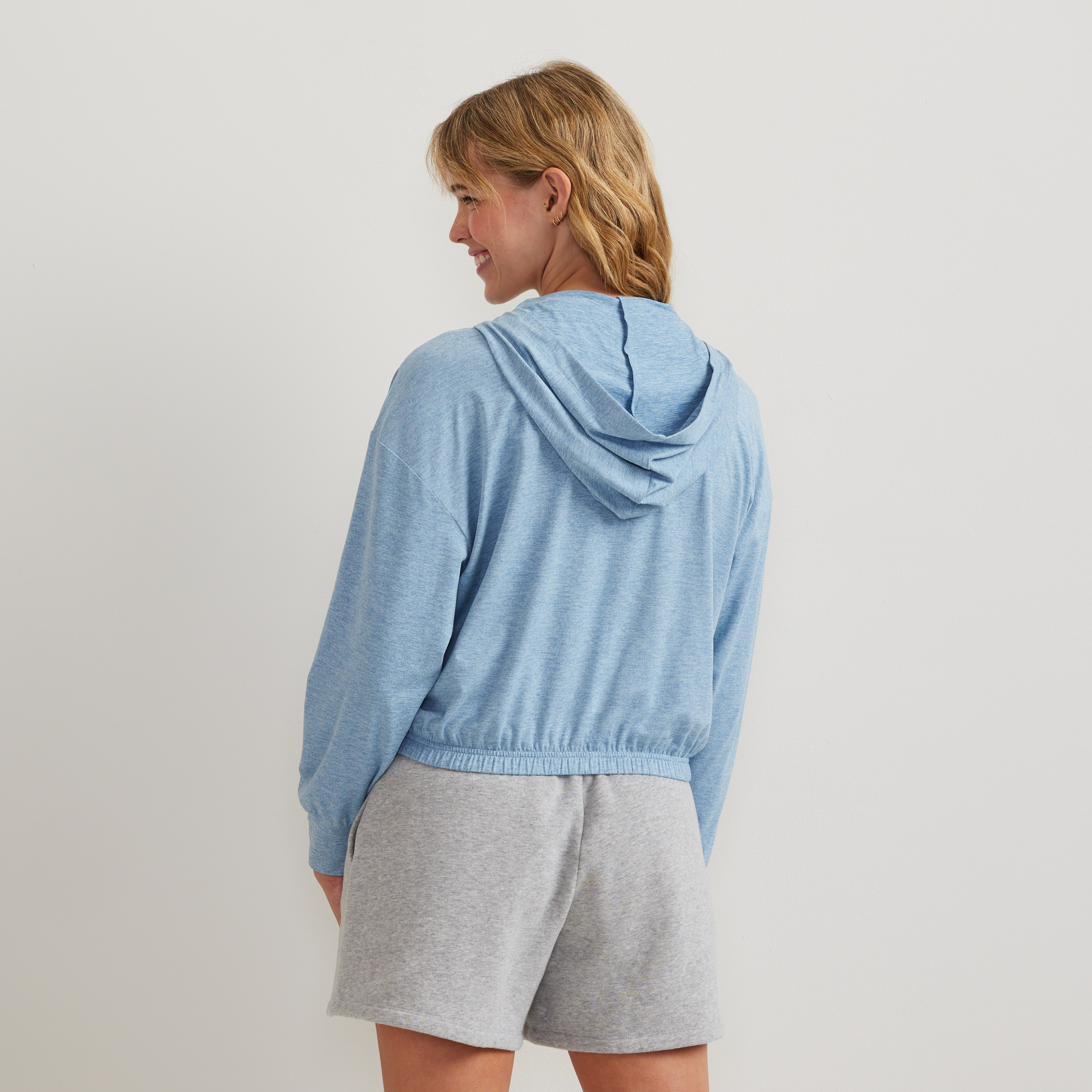 Women's Sightseer Cropped Full-Zip Hoodie - Image 11