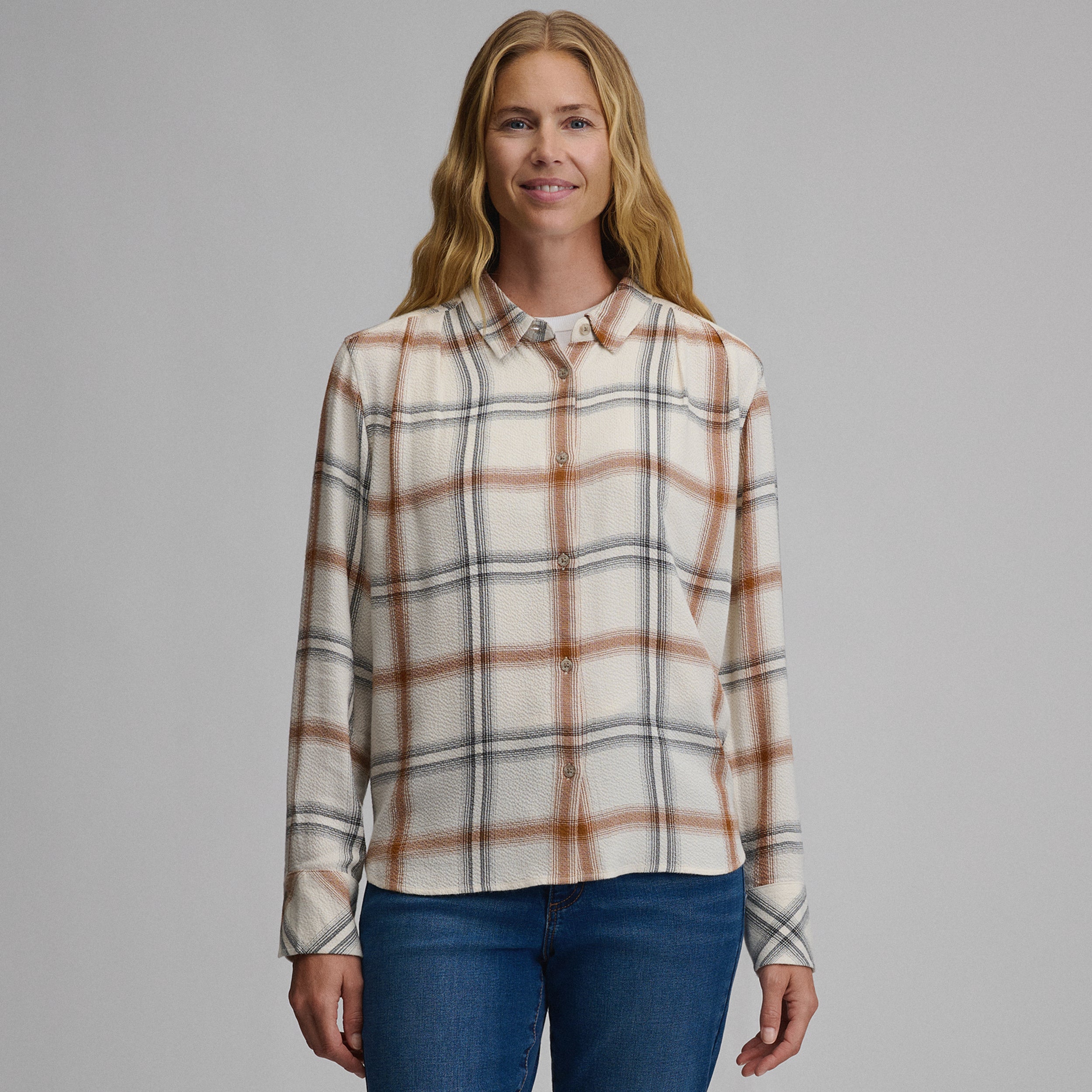 Women's Long-Sleeve Softened Button-Down Shirt - Image 13
