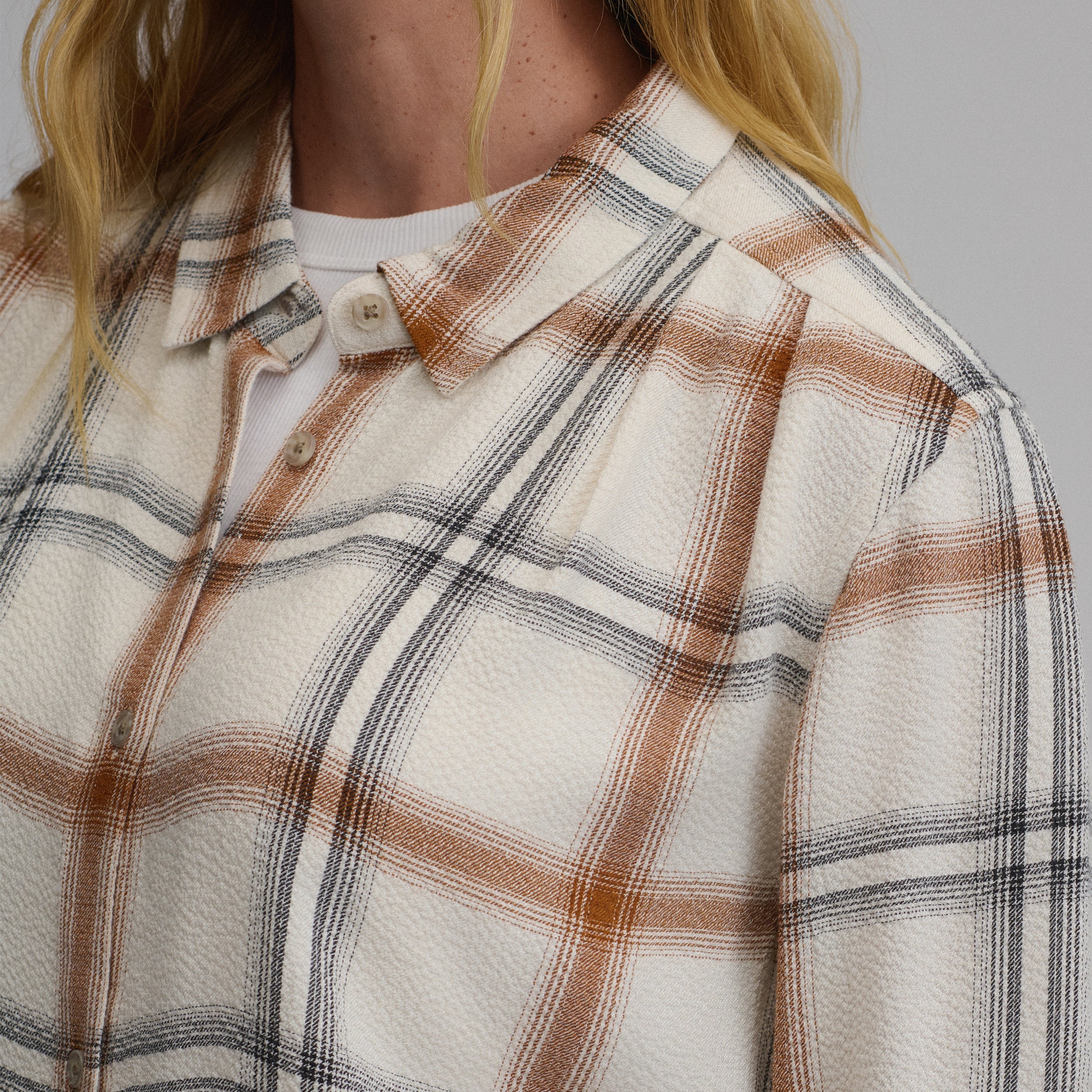 Women's Long-Sleeve Softened Button-Down Shirt - Image 15